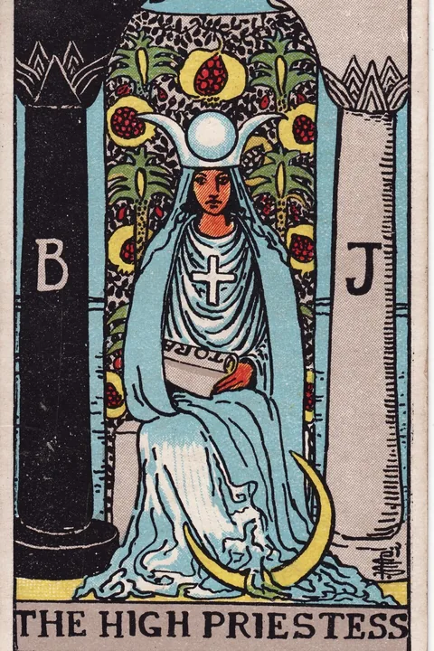 The High Priestess tarot card